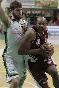 Siena ,PalaEstra,basket campionato A2 ovest Mens Sana Basket 1871  vs Ferentino  , nella foto Benjamin Raymond e Valerio Cucci